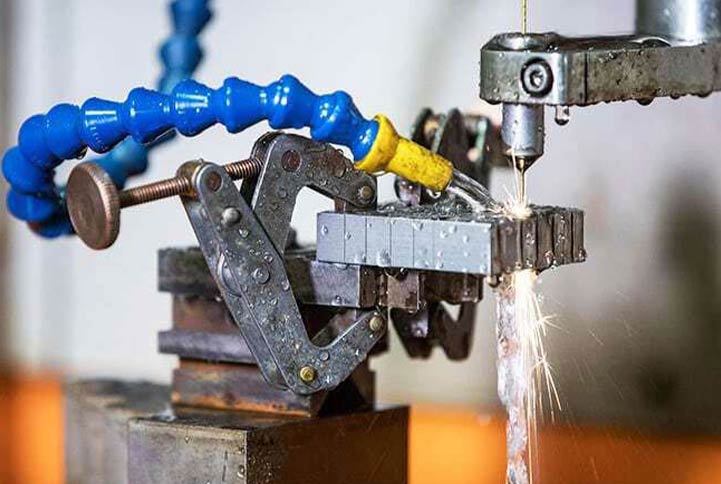 Conception de moules d’injection plastique dans l’Ain et Plastics Vallée